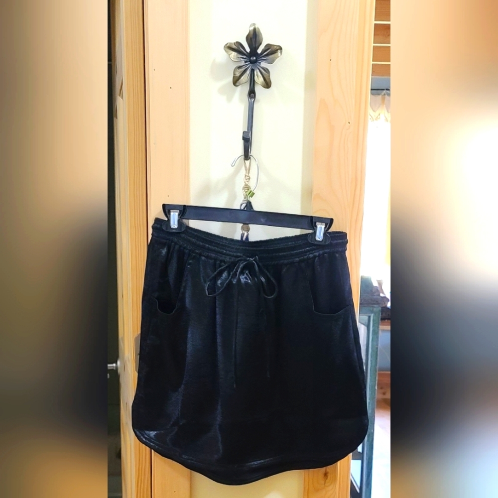 Metallic black mini skirt